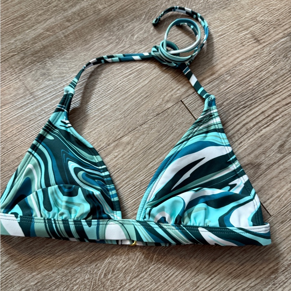 Stylish Green Swirl Bikini Top